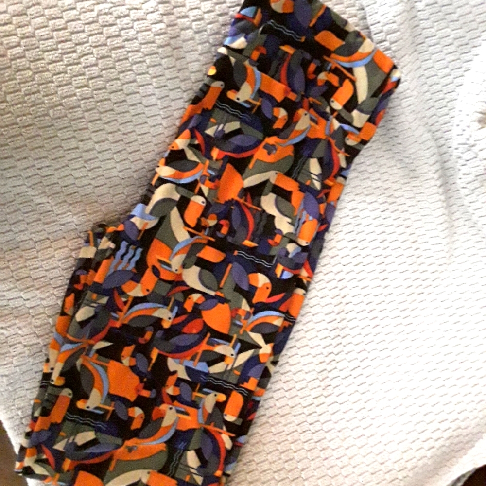 Lularoe toucan leggings